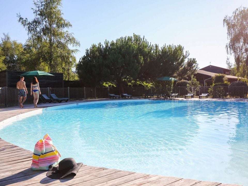 découvrez les meilleurs campings près de bordeaux pour des vacances inoubliables alliant nature, confort et activités variées. trouvez votre endroit idéal dès maintenant !