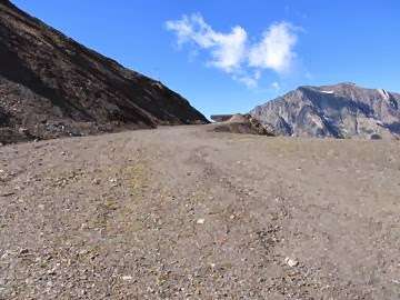 découvrez les webcams en direct des pistes de piau-engaly pour suivre les conditions d'enneigement et la météo avant votre journée de ski.