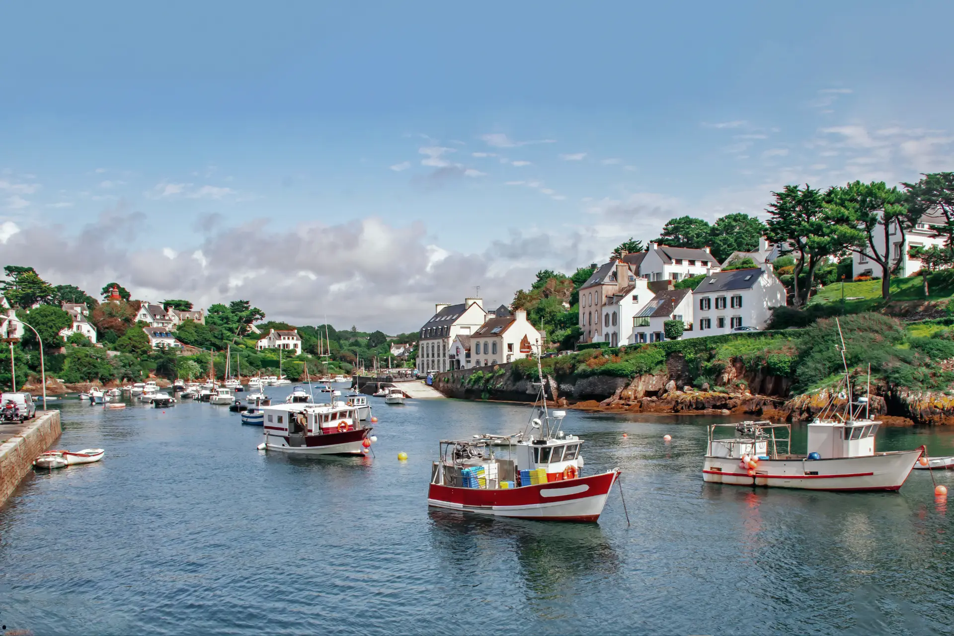 découvrez le camping doelan, un cadre naturel idyllique en bord de mer, idéal pour des vacances en famille ou entre amis. profitez d'activités en plein air, d'hébergements confortables et d'une ambiance conviviale.