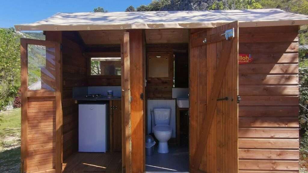 découvrez nos campings avec installations sanitaires privées pour un séjour confortable et hygiénique en pleine nature.