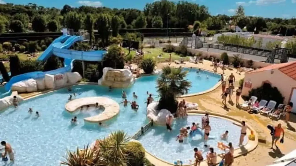 découvrez star camping en vendée : le lieu idéal pour des vacances en plein air alliant confort, activités pour toute la famille et cadre naturel exceptionnel.