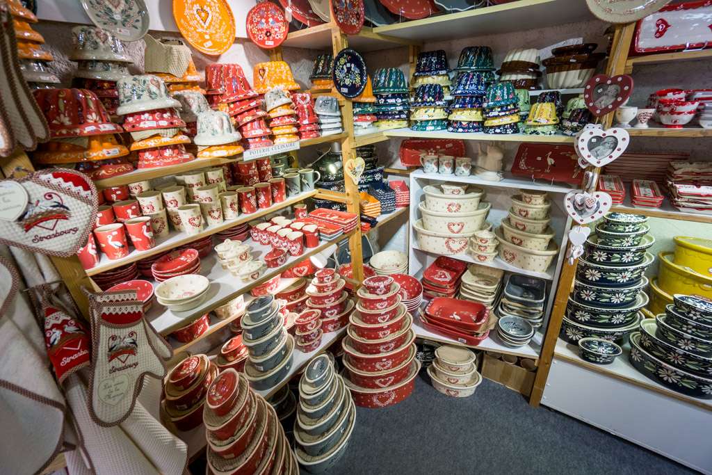 découvrez les souvenirs typiques d'alsace : artisanat local, spécialités gourmandes et objets traditionnels pour revivre l'authenticité de cette magnifique région.