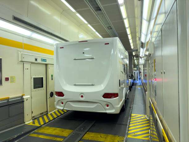 découvrez comment traverser le tunnel sous la manche en camping-car en toute simplicité. conseils pratiques, tarifs et informations indispensables pour un voyage réussi entre la france et le royaume-uni.