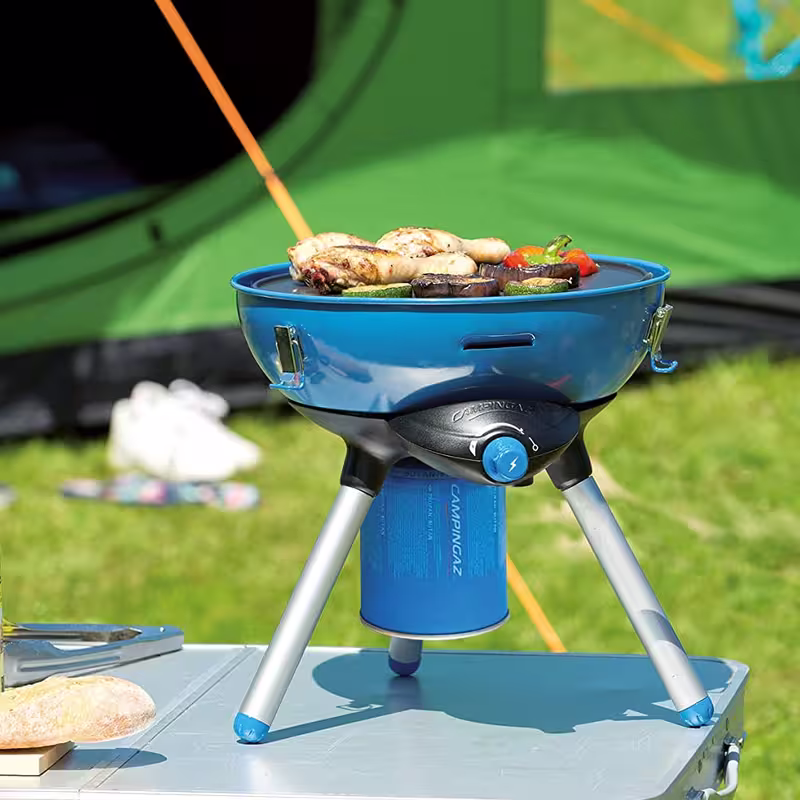 découvrez nos barbecues à gaz parfaits pour le camping, alliant simplicité, rapidité et saveur pour des repas en plein air réussis.