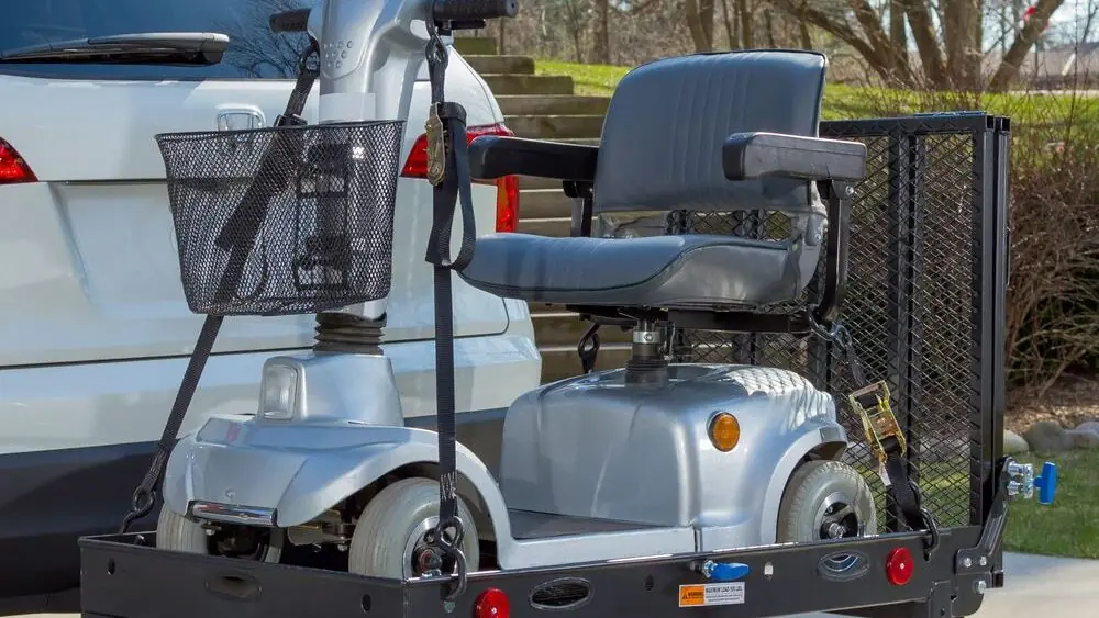 découvrez notre porte-scooter robuste et pratique, idéal pour transporter votre scooter en toute sécurité lors de vos déplacements.